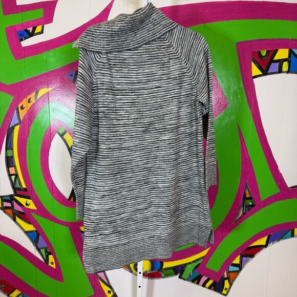 eight eight eight, Gray Cowl Neck Sweater. Size XL. In excellent condition! - Picture 7 of 7
